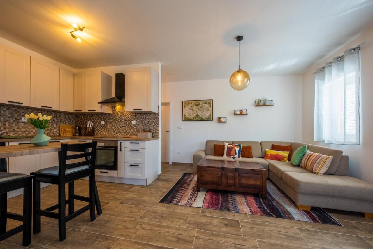 Apartman Paula Kaštela Exteriér fotografie