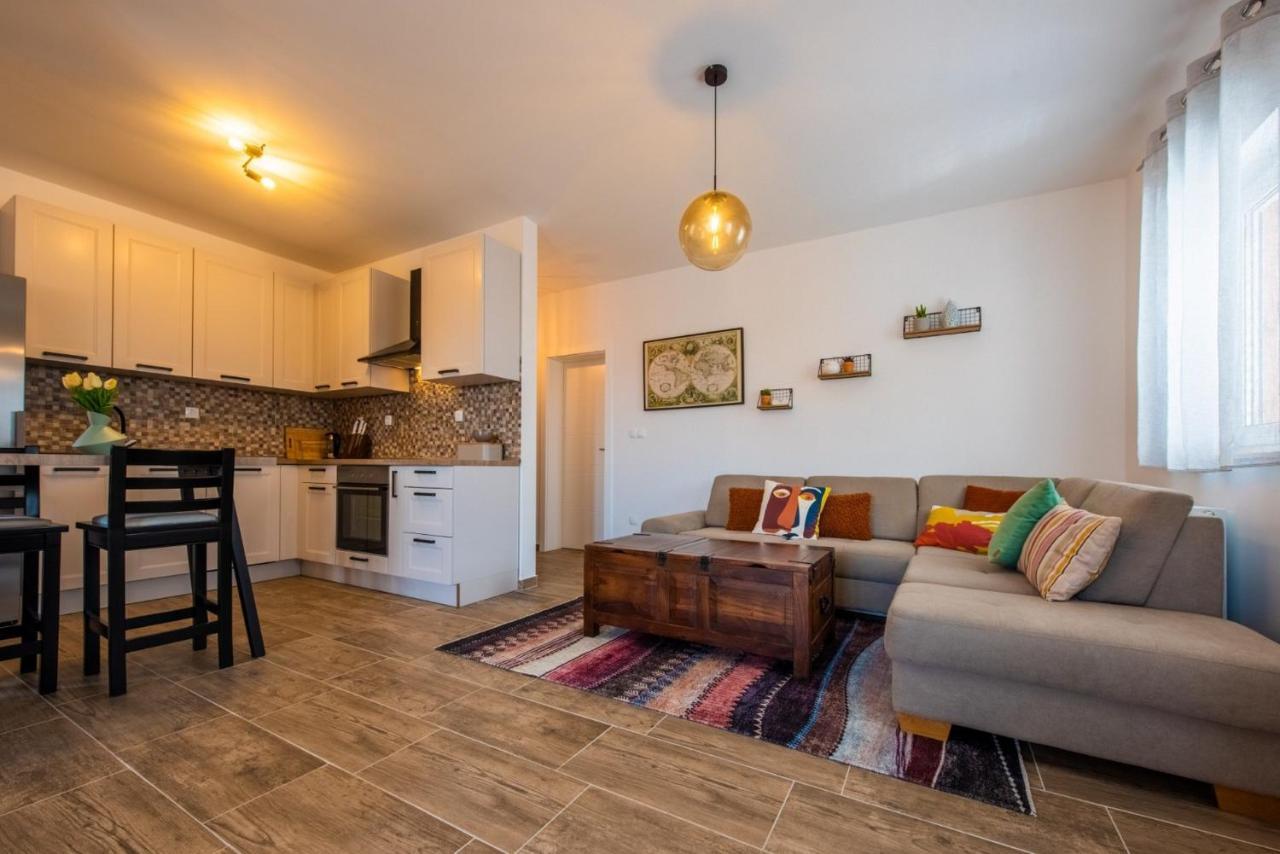 Apartman Paula Kaštela Exteriér fotografie